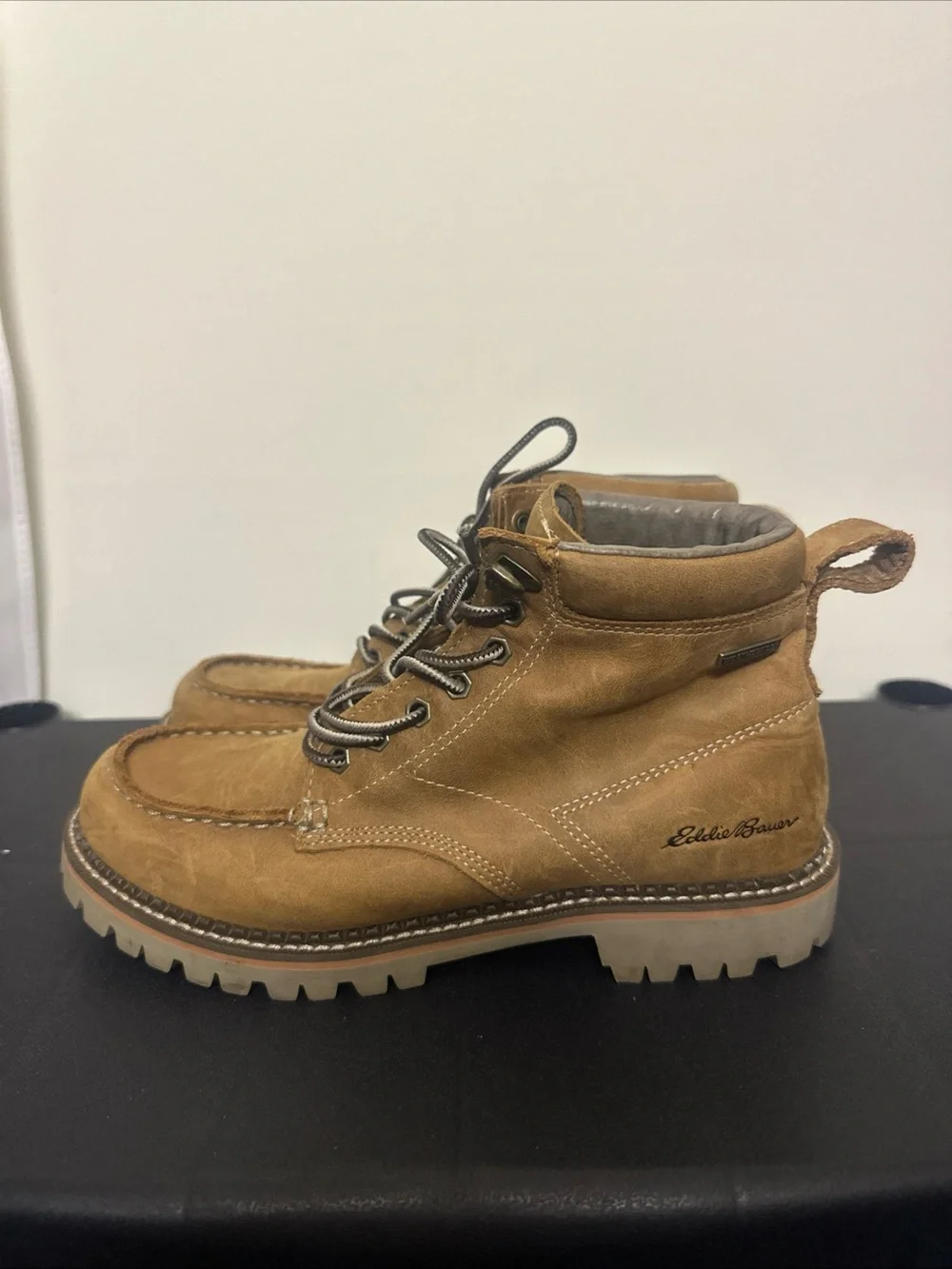 Eddie Bauer Men's 6.5 Women’s 8 Tan Suede Hiking Boots